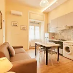 Fuori Apartamento *